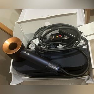 Dyson Supersonic™ hair dryer (Prussian blue/rich copper)